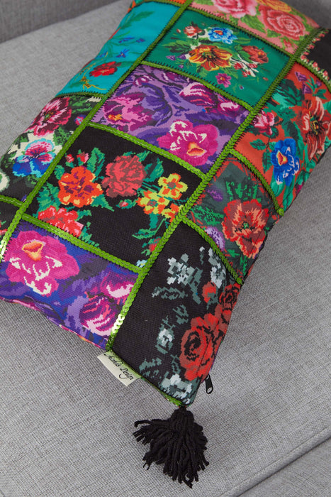 غطاء وسادة من البوليستر الملون المزخرف من Boho بأشكال وردية، غطاء وسادة مرقع تقليدي مقاس 20 × 12 بوصة مع شرابات، K-343